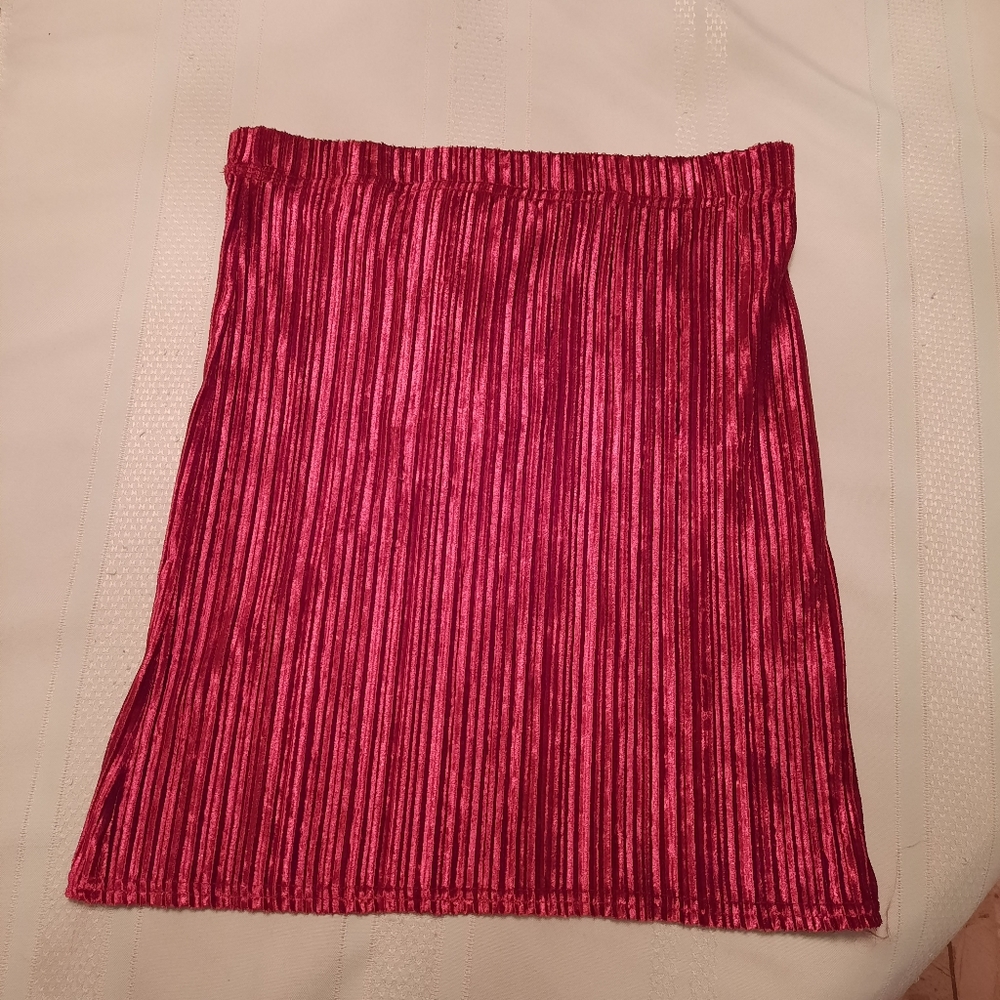 Pretty Little Thing burgundy velvet mini skirt - Picture 1 of 4